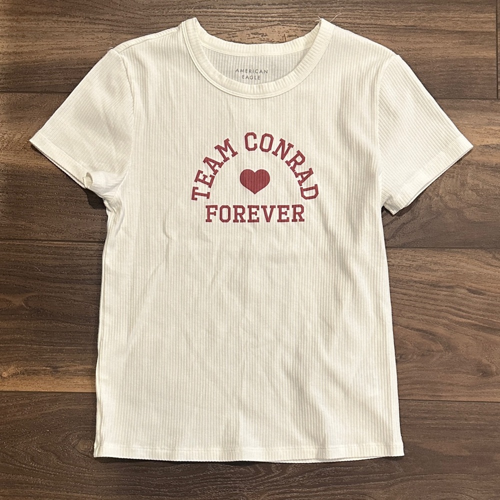 American Eagle Outfitters Cream Tee with Red Print